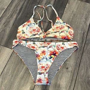 Cupshe bikini. Reversible, size large. New, never worn.